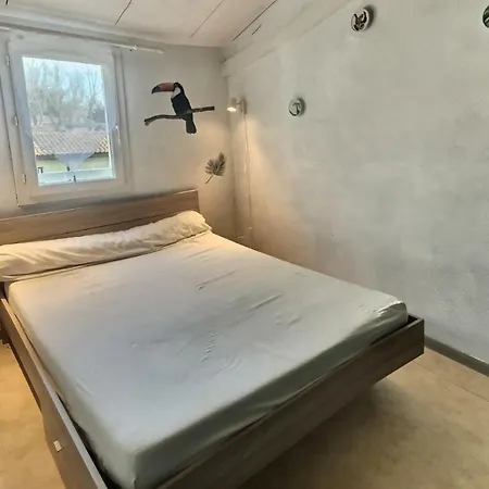 Feriehus Pavillon Dans Une Avec Piscine