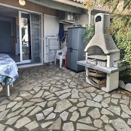 Pavillon Dans Une Avec Piscine Feriehus Vendres